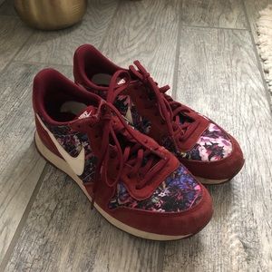 👟Rare Floral Nikes